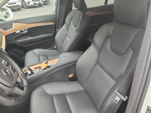 2024 Volvo XC90 B6 Plus Bright Theme 7-Seater