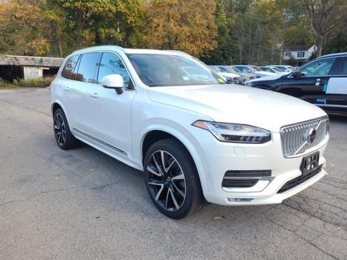 2024 Volvo XC90 B5 Plus Bright Theme