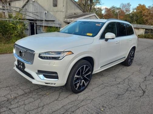 2024 Volvo XC90 B5 Plus Bright Theme