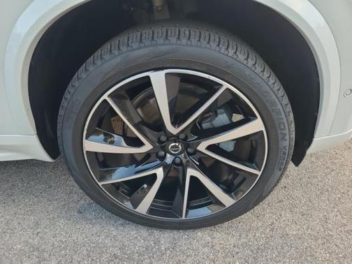 2024 Volvo XC90 B5 Plus Bright Theme