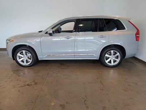 2024 Volvo XC90 B5 Core Bright Theme