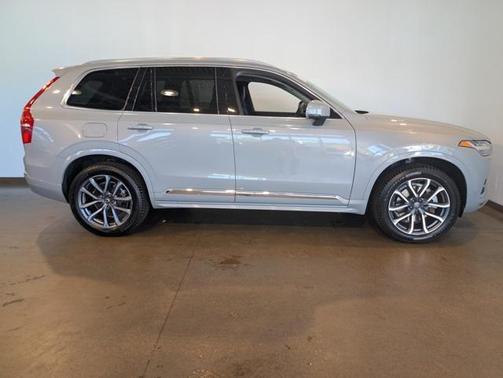 2024 Volvo XC90 B5 Core Bright Theme