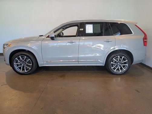 2024 Volvo XC90 B5 Core Bright Theme