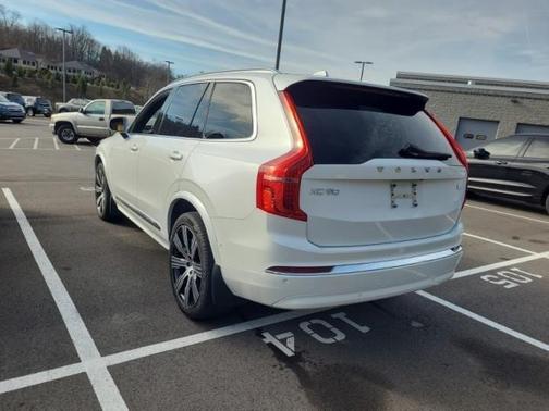 2024 Volvo XC90 Recharge Plug-In Hybrid T8 Ultimate Bright Theme 7-Seater