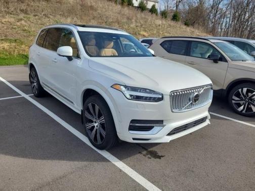 2024 Volvo XC90 Recharge Plug-In Hybrid T8 Ultimate Bright Theme 7-Seater