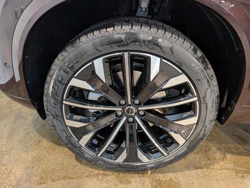 2026 Volvo XC90 B5 Plus 7-Seater