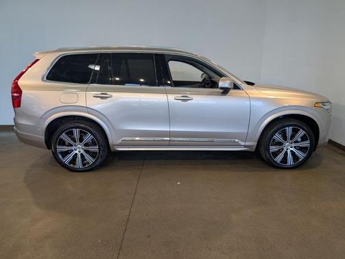 2024 Volvo XC90 Recharge Plug-In Hybrid T8 Plus 6-Seater