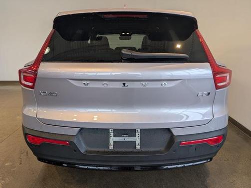 2026 Volvo XC40 B5 Ultra