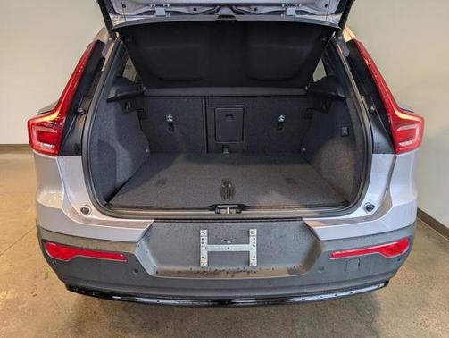 2026 Volvo XC40 B5 Ultra