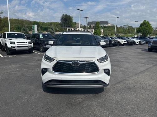 2022 Toyota Highlander Platinum