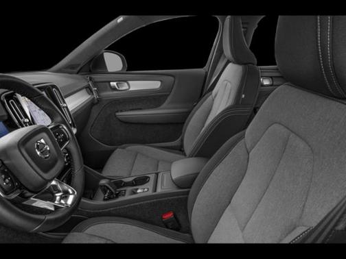 2026 Volvo XC40 B5 Ultra Black Edition