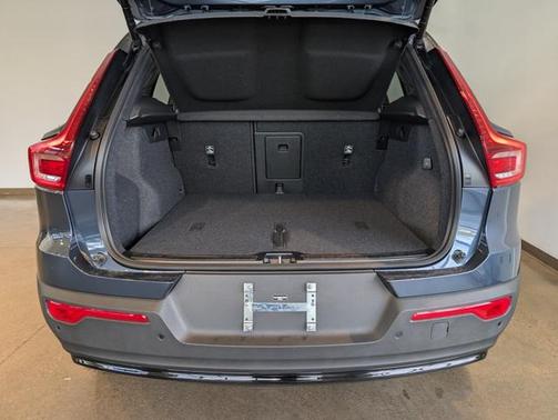 2026 Volvo XC40 B5 Ultra