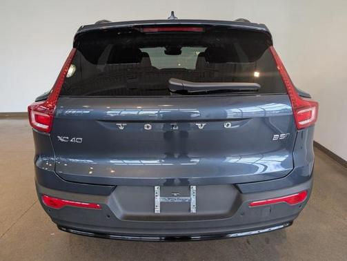 2026 Volvo XC40 B5 Ultra