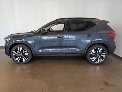 2026 Volvo XC40 B5 Ultra