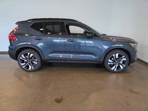 2026 Volvo XC40 B5 Ultra