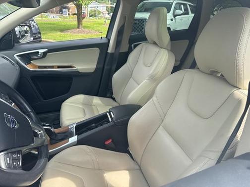 2017 Volvo XC60 T6 Inscription