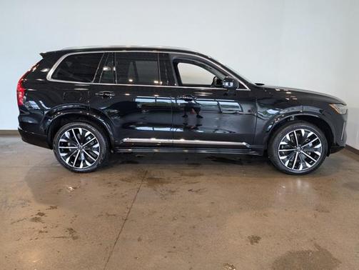 2025 Volvo XC90 B6 Plus 7-Seater