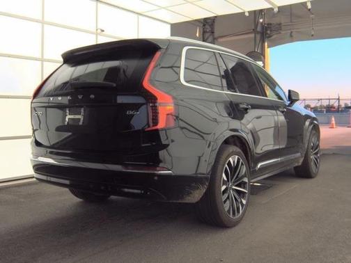 2025 Volvo XC90 B6 Plus 7-Seater