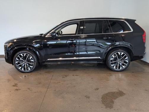 2025 Volvo XC90 B6 Plus 7-Seater