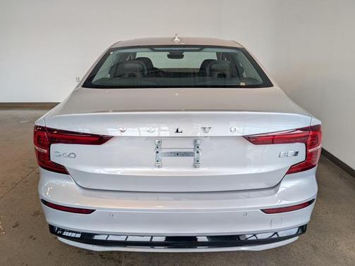 2025 Volvo S60 B5 Core