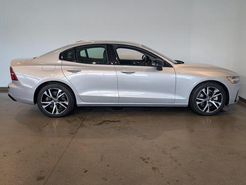2025 Volvo S60 B5 Core