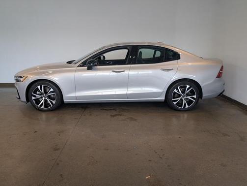 2025 Volvo S60 B5 Core