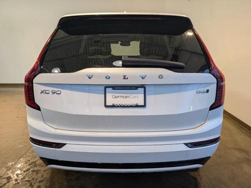 2026 Volvo XC90 B6 Ultra Dark Theme 7-Seater