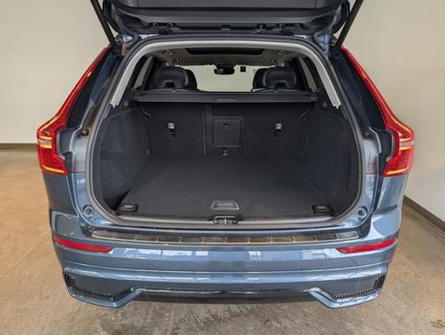 2025 Volvo XC60 B5 Core