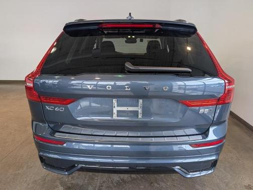 2025 Volvo XC60 B5 Core
