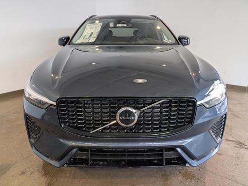 2025 Volvo XC60 B5 Core