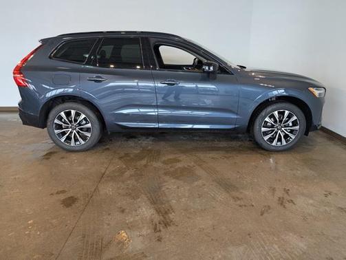 2025 Volvo XC60 B5 Core