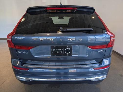2022 Volvo XC60 B5 Inscription