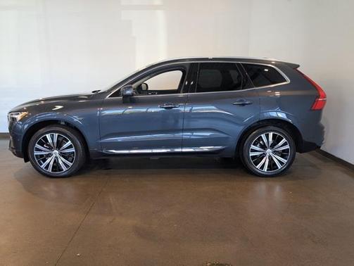 2022 Volvo XC60 B5 Inscription
