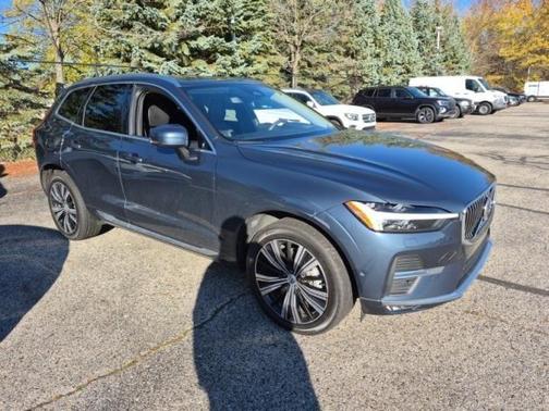 2022 Volvo XC60 B5 Inscription