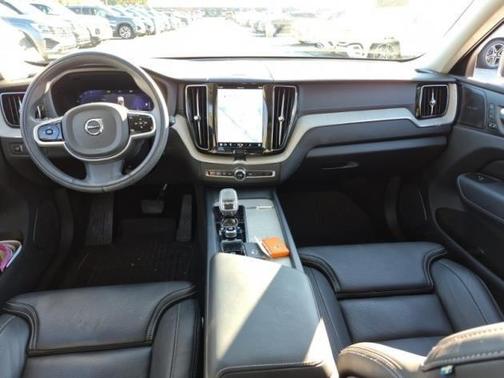 2022 Volvo XC60 B5 Inscription