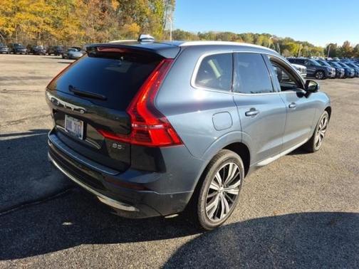 2022 Volvo XC60 B5 Inscription