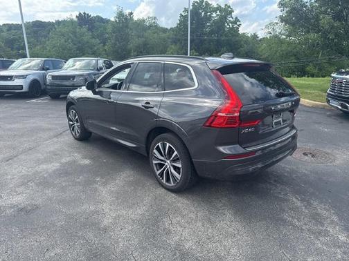 2022 Volvo XC60 B5 Momentum