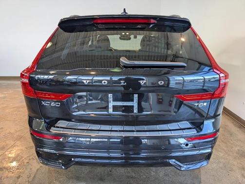 2025 Volvo XC60 Plug-In Hybrid T8 Plus
