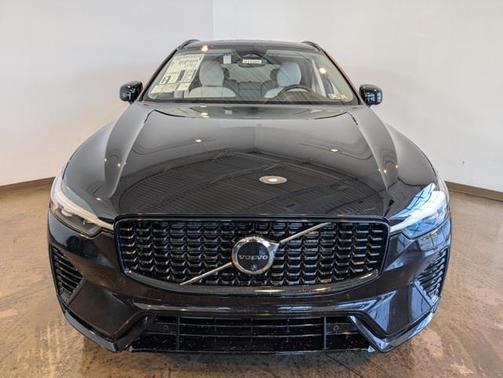 2025 Volvo XC60 Plug-In Hybrid T8 Plus