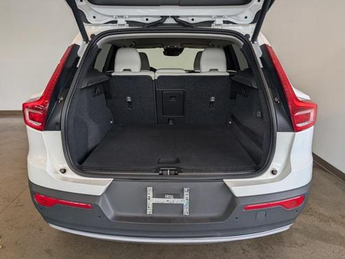 2019 Volvo XC40 T5 Momentum