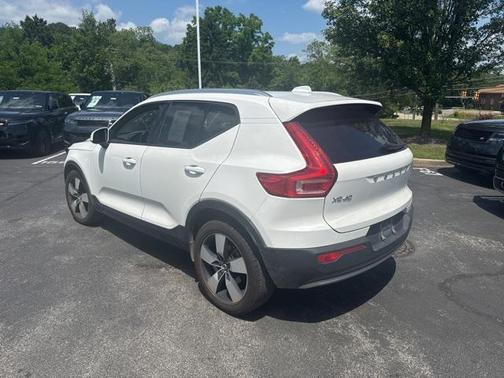 2019 Volvo XC40 T5 Momentum