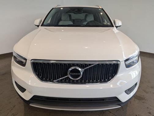 2019 Volvo XC40 T5 Momentum
