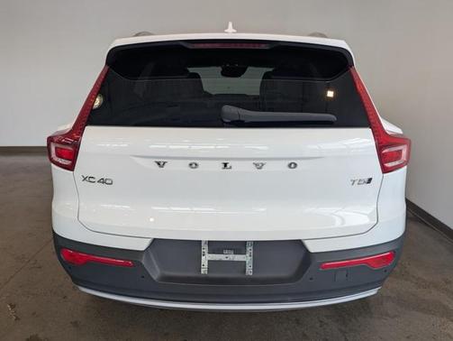 2019 Volvo XC40 T5 Momentum