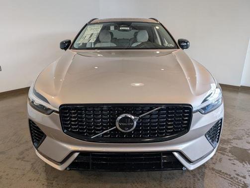 2025 Volvo XC60 Plug-In Hybrid T8 Plus