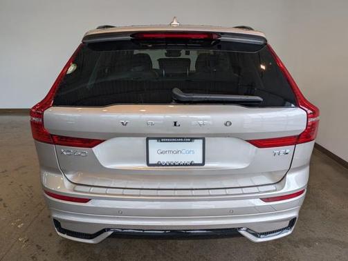 2025 Volvo XC60 Plug-In Hybrid T8 Plus