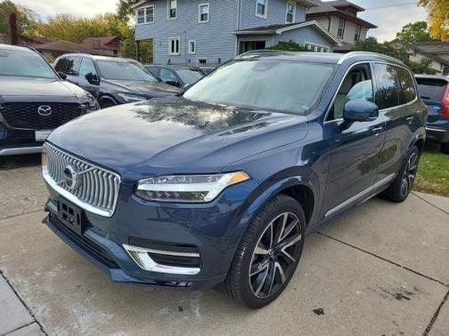 2024 Volvo XC90 B6 Plus Bright Theme 6-Seater