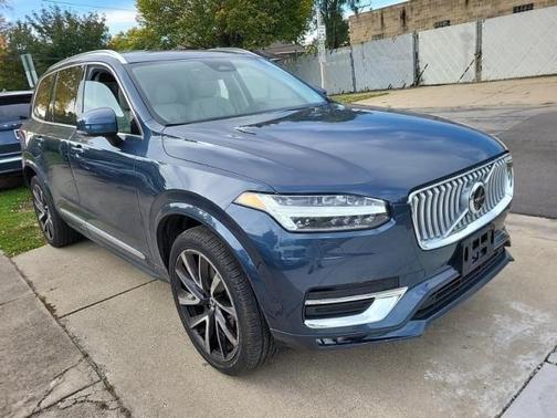 2024 Volvo XC90 B6 Plus Bright Theme 6-Seater