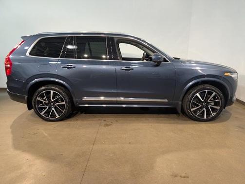 2024 Volvo XC90 B6 Plus Bright Theme 7-Seater