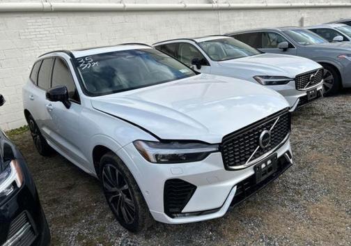 2023 Volvo XC60 B5 Plus Dark Theme