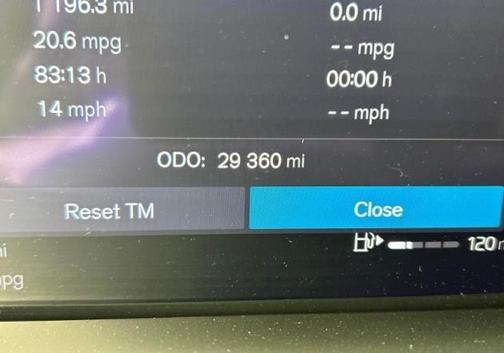 2023 Volvo XC60 B5 Plus Dark Theme